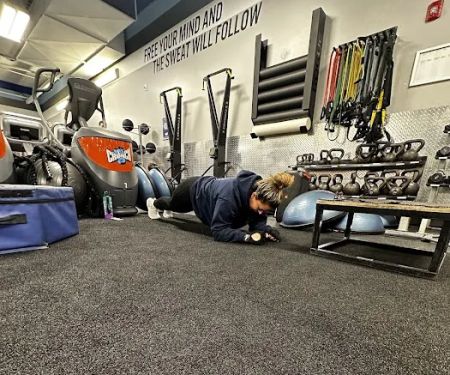 Crunch Fitness - Stanhope