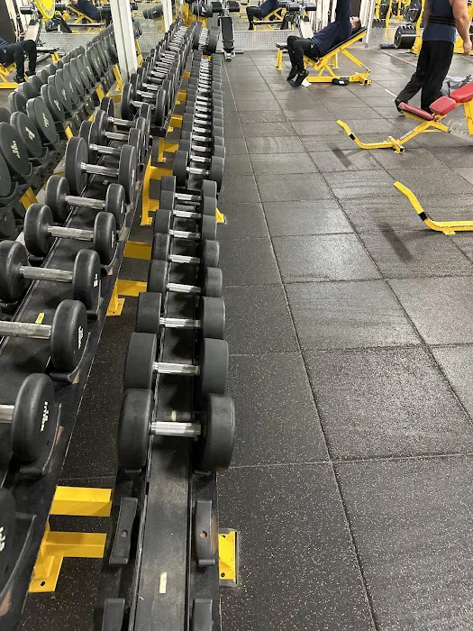 Retro Fitness Picture 3