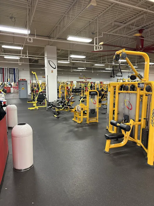 Retro Fitness Picture 1