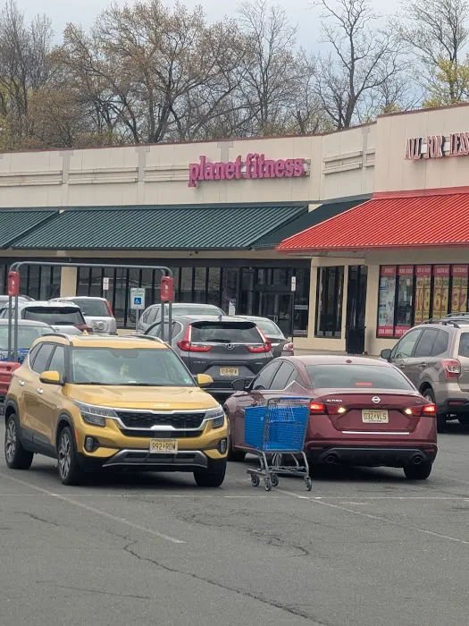 Planet Fitness Picture 5