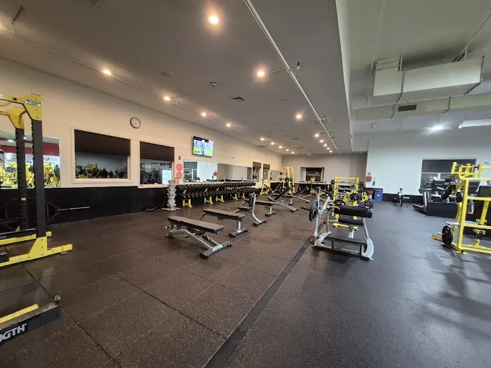 Retro Fitness Picture 4