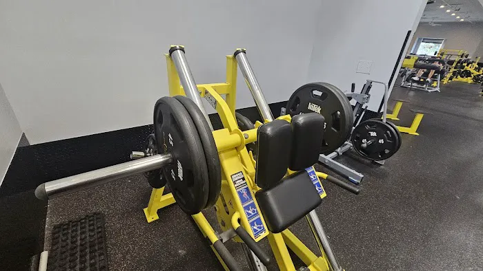 Retro Fitness Picture 7