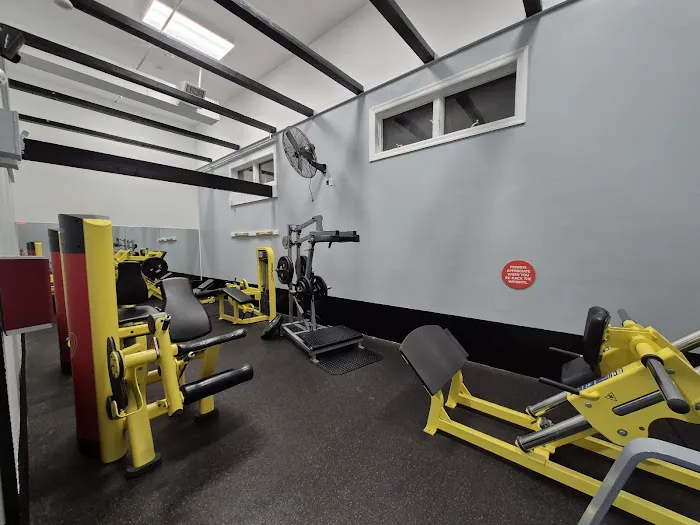 Retro Fitness Picture 10