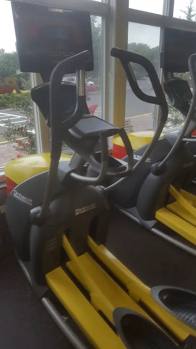 Retro Fitness Picture 8