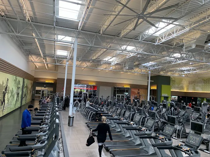 LA Fitness Picture 6