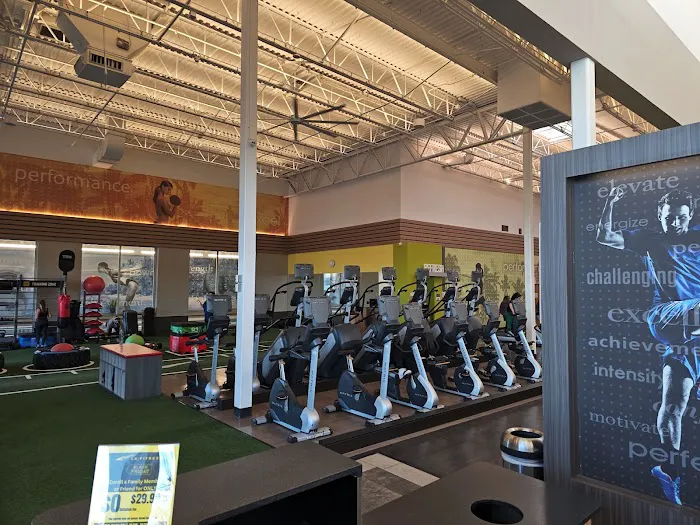 LA Fitness Picture 9