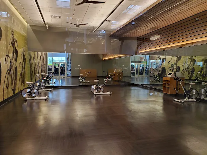 LA Fitness Picture 4