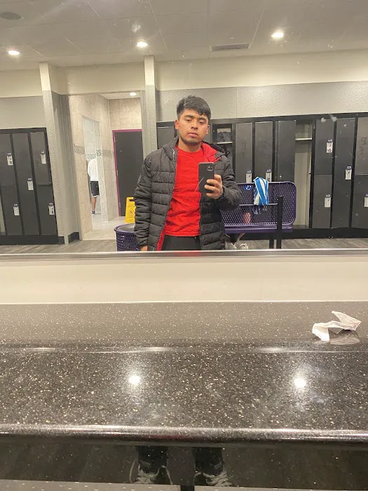 Planet Fitness Picture 10