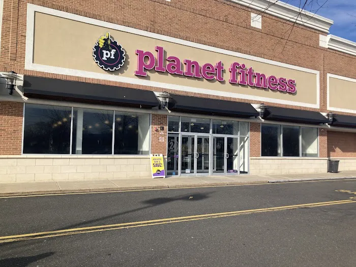 Planet Fitness Picture 6