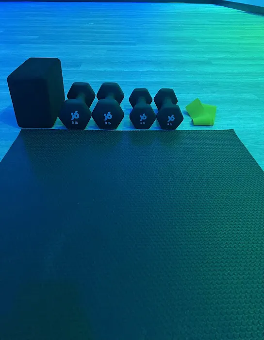 YogaSix Ocean Plaza Picture 4