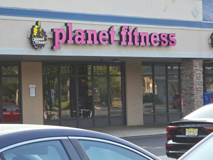 Planet Fitness Picture 1