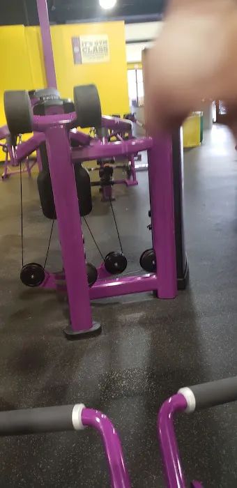 Planet Fitness Picture 6