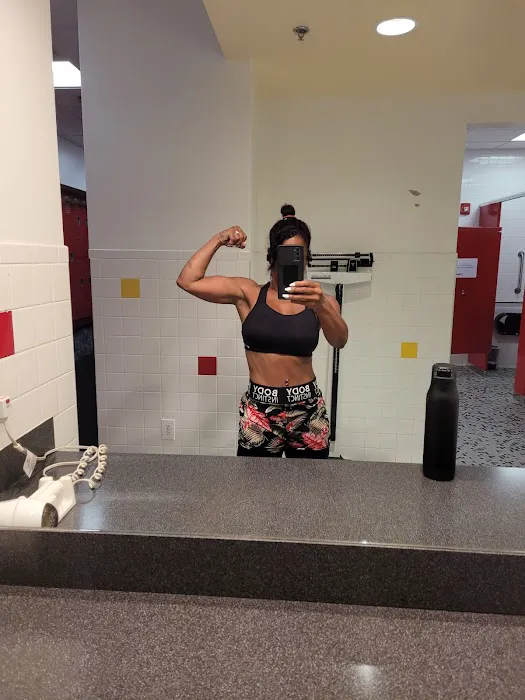 Retro Fitness Picture 6