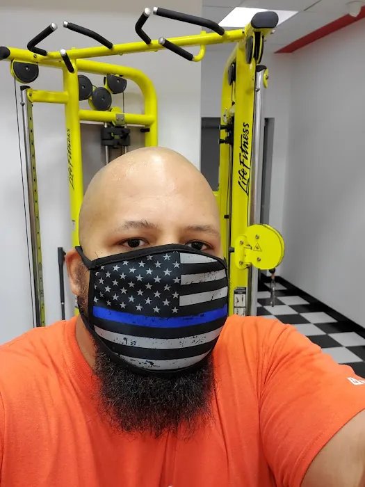 Retro Fitness Picture 9