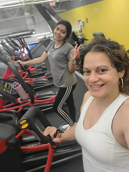 Retro Fitness Picture 3