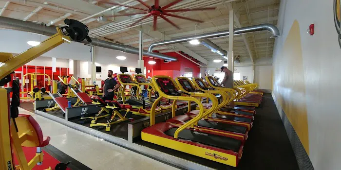 Retro Fitness Picture 6