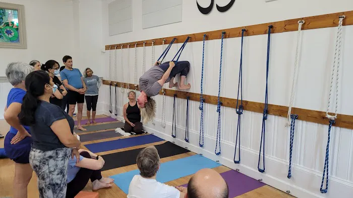 Santosha Yoga Studio Picture 10