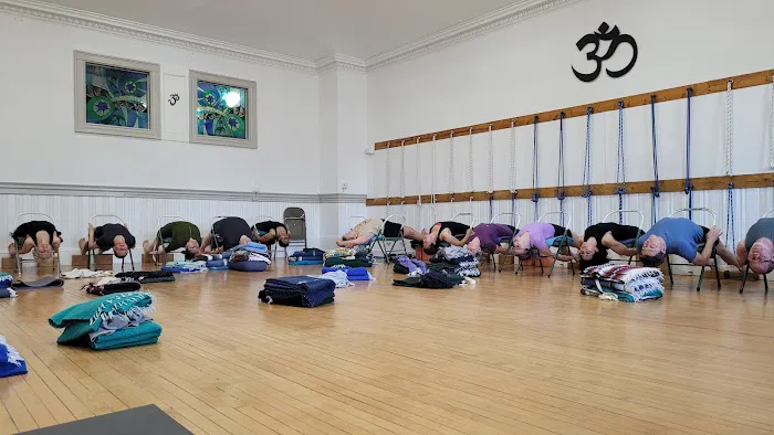 Santosha Yoga Studio Picture 4