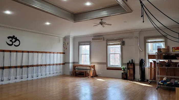 Santosha Yoga Studio Picture 6