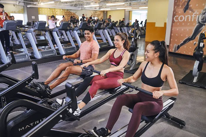 LA Fitness Picture 7