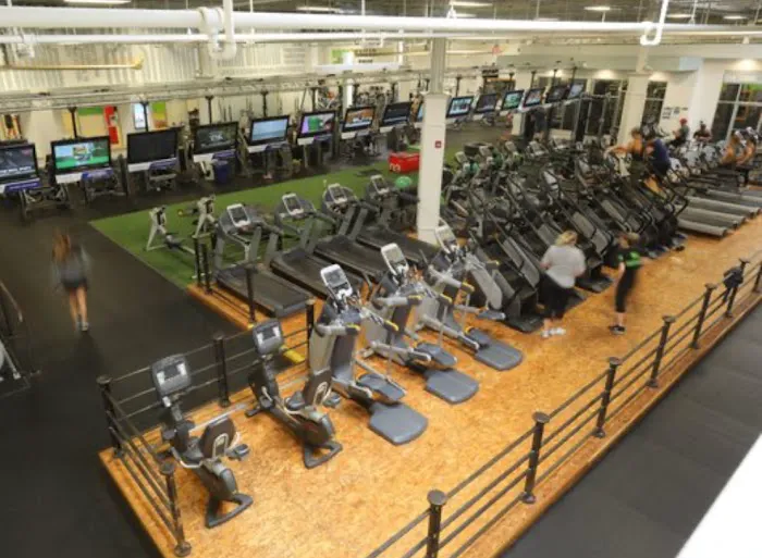 Crunch Fitness - Tinton Falls Picture 3