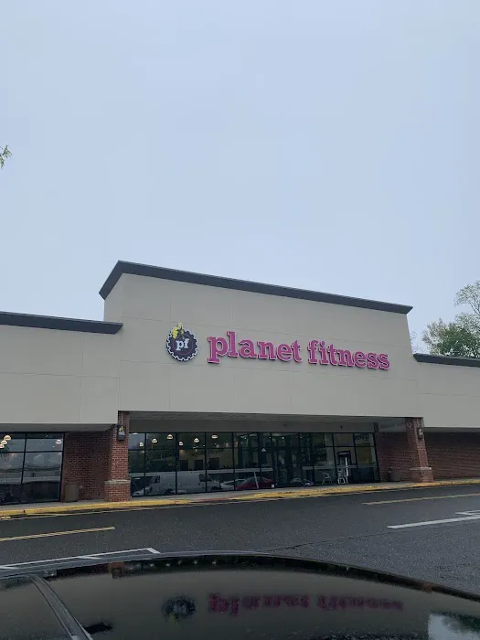 Planet Fitness Picture 8