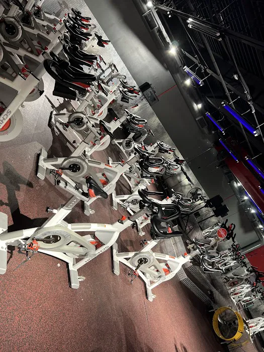 Crunch Fitness - Somerset Picture 8
