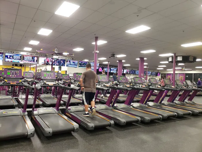 Planet Fitness Picture 9