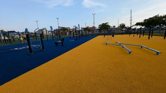 Calisthenics Park Picture 2