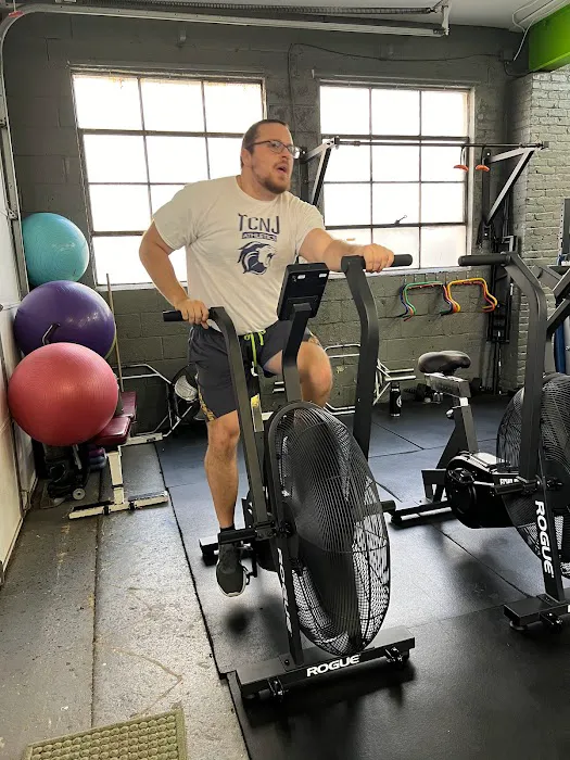 Two Wolves Fitness Picture 4
