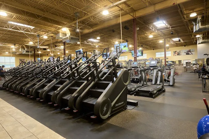 24 Hour Fitness Picture 5
