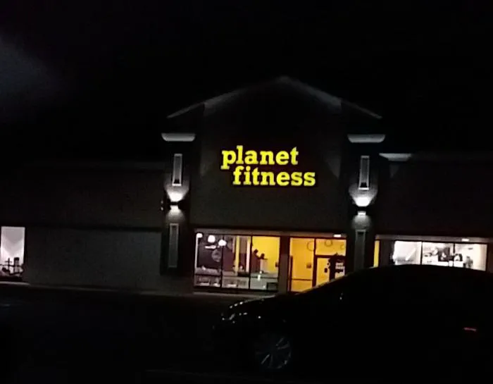 Planet Fitness Picture 9