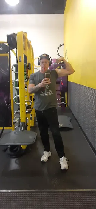 Planet Fitness Picture 10