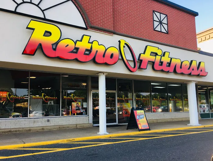 Retro Fitness Picture 1