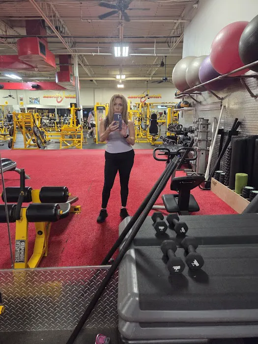 Retro Fitness Picture 3