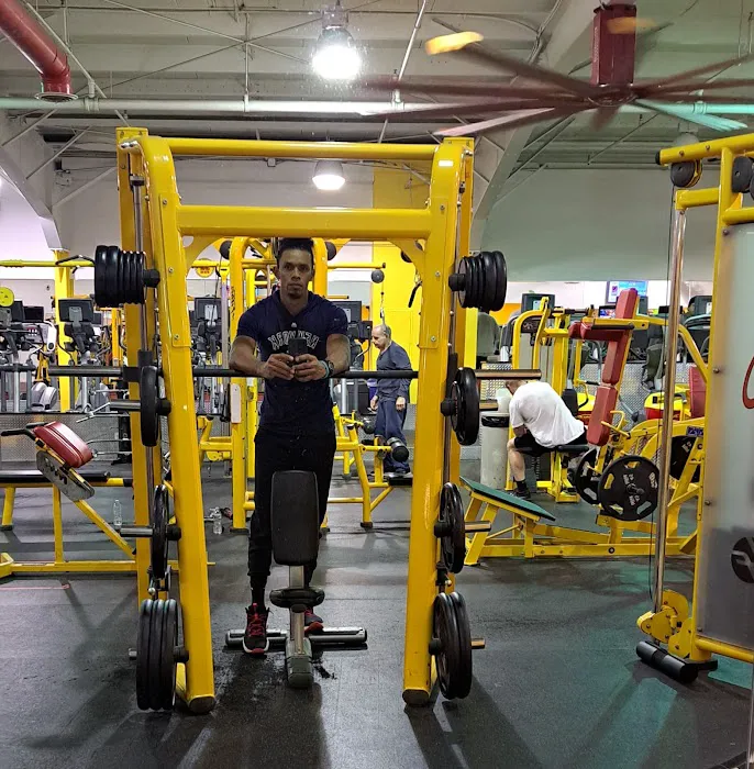 Retro Fitness Picture 7