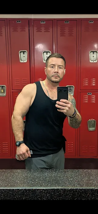 Retro Fitness Picture 8