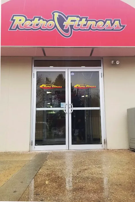 Retro Fitness Picture 9