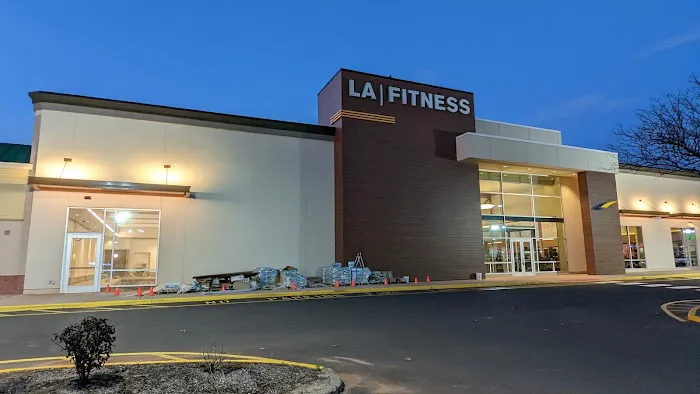 LA Fitness Picture 1