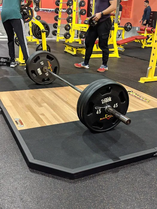 Retro Fitness Picture 1