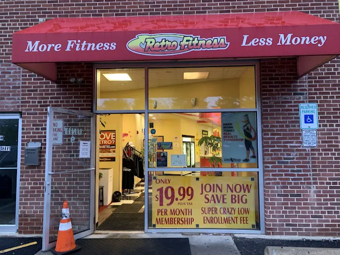 Retro Fitness Picture 3