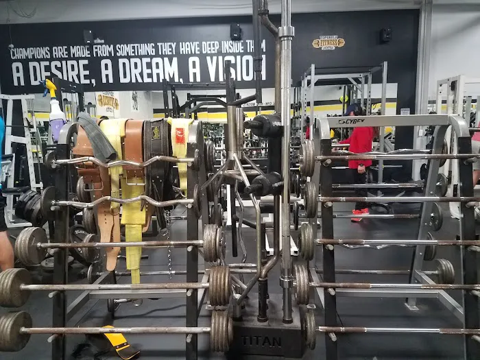 Topshelf Fitness Center & Supplement Store Picture 3