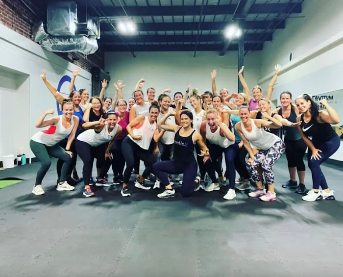 Studio M Team Focused Fitness Training Picture 10