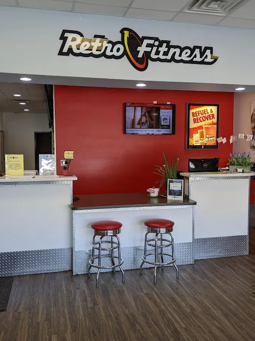 Retro Fitness Picture 2