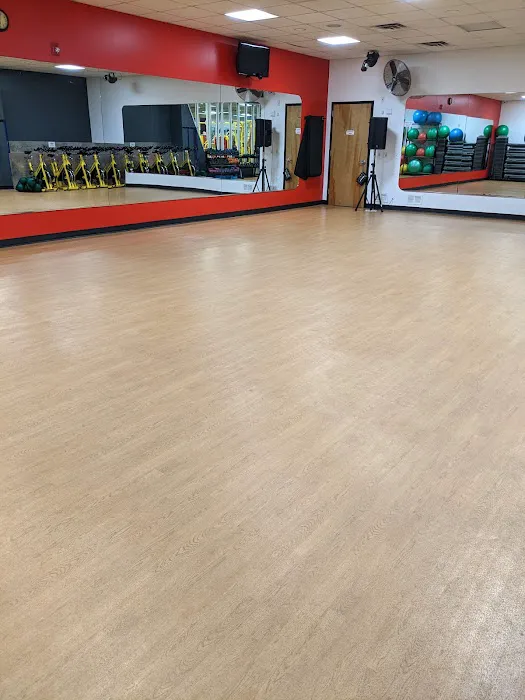 Retro Fitness Picture 4