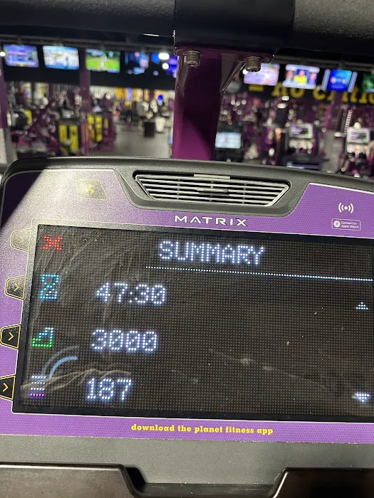 Planet Fitness Picture 6