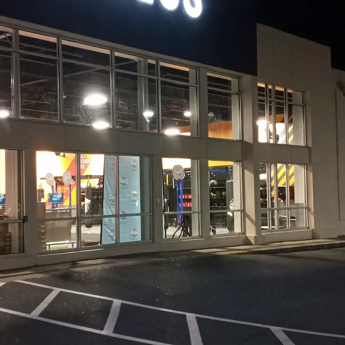 Crunch Fitness - Livingston Picture 3
