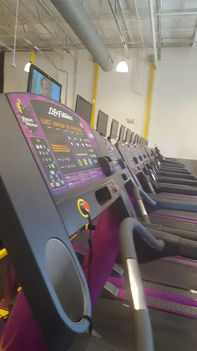 Planet Fitness Picture 8