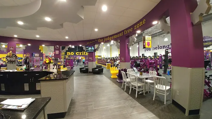 Planet Fitness Picture 10