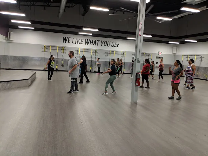 Crunch Fitness - Middletown Picture 2